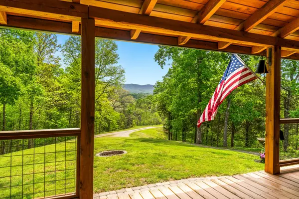 761 N Knob Creek Rd, Seymour, TN 37865-6037