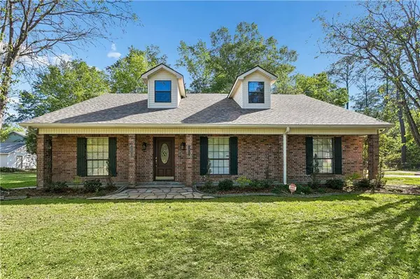 27200 HELTEMES LN, Lacombe, LA 70445