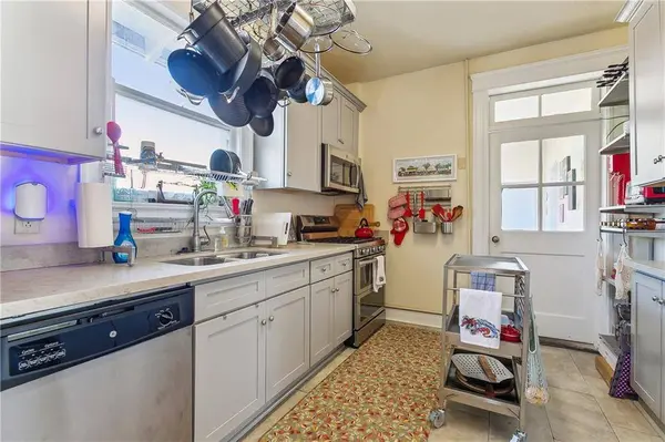 2525 S CARROLLTON AVE, New Orleans, LA 70118
