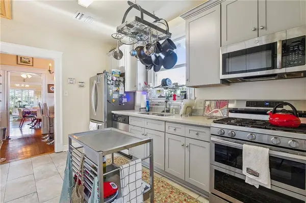 2525 S CARROLLTON AVE, New Orleans, LA 70118