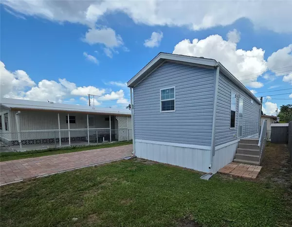 1109 49TH AVENUE DR W, Bradenton, FL 34207