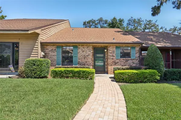 19 COVE LN, Eustis, FL 32726