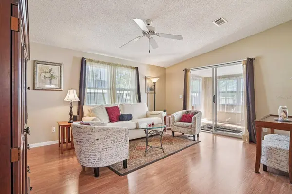 510 BONITA DR, Lady Lake, FL 32159