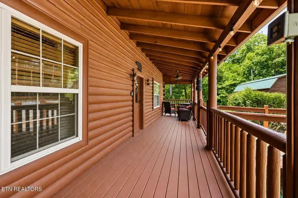 369 Oak Lake DR, Sevierville, TN 37876