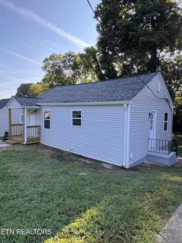 3416 Oak Grove St, Knoxville, TN 37920