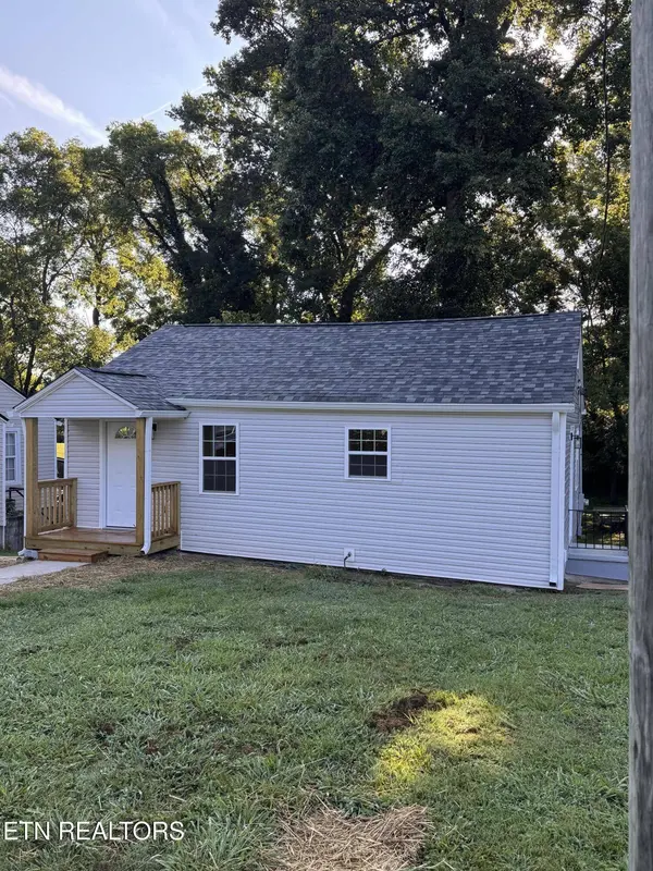 3416 Oak Grove St, Knoxville, TN 37920
