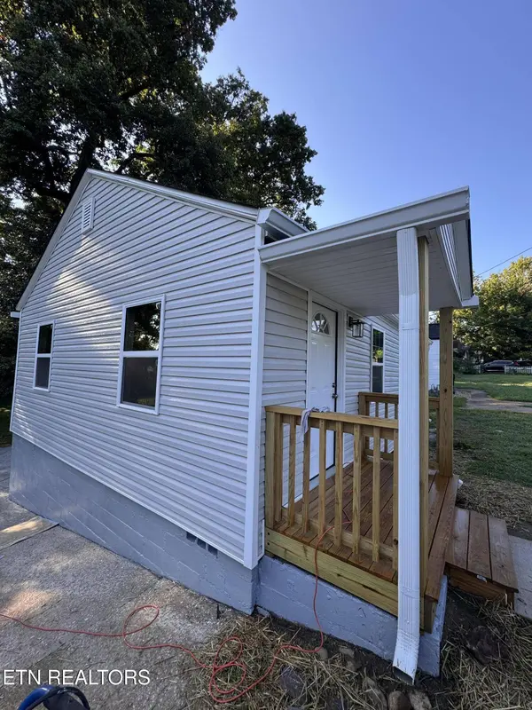 3416 Oak Grove St, Knoxville, TN 37920
