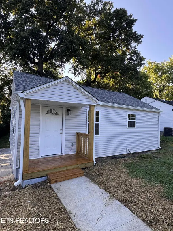 3416 Oak Grove St, Knoxville, TN 37920