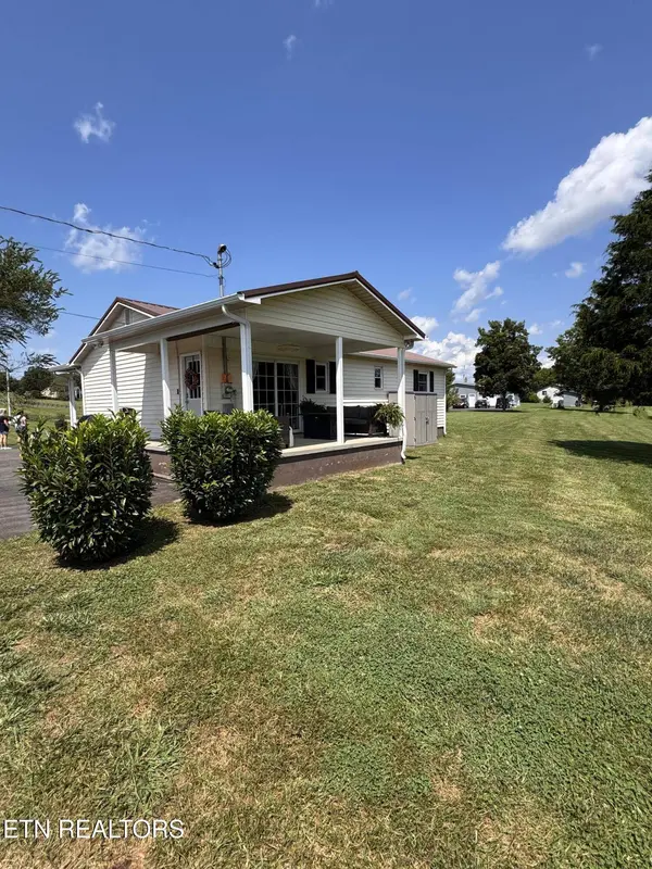 2055 Boyds Creek Hwy, Sevierville, TN 37876
