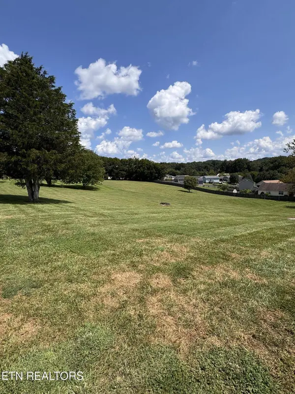 2055 Boyds Creek Hwy, Sevierville, TN 37876