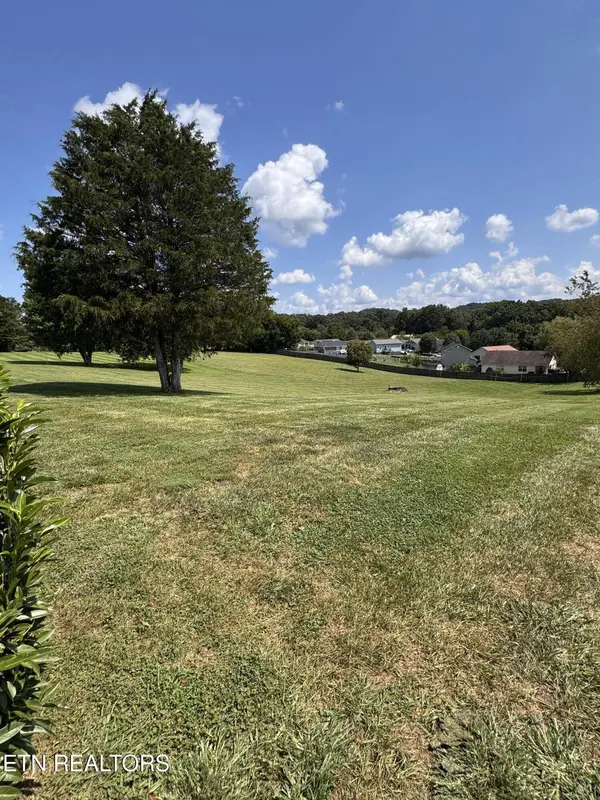 2055 Boyds Creek Hwy, Sevierville, TN 37876
