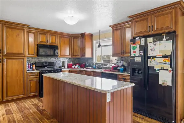 1701 E HILLSBORO DR, Layton, UT 84040