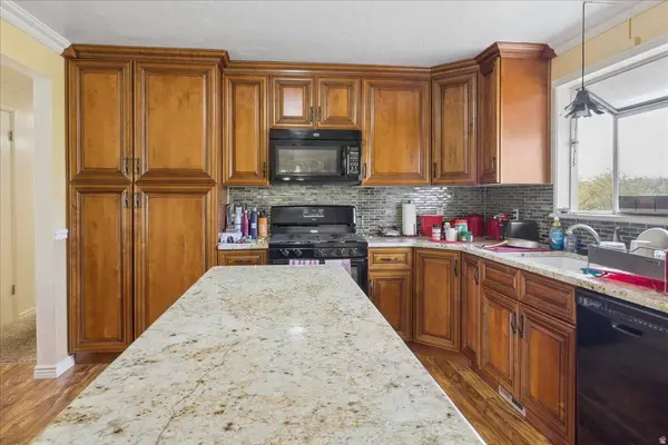 1701 E HILLSBORO DR, Layton, UT 84040