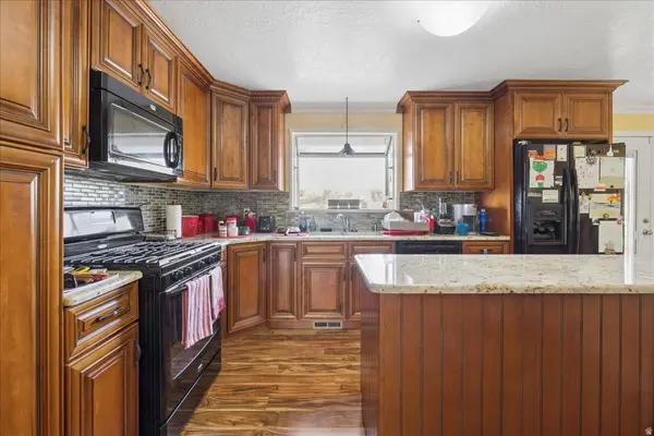 1701 E HILLSBORO DR, Layton, UT 84040