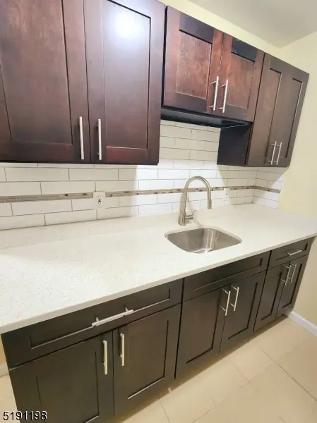 350 13th Ave #2, Newark, NJ 07103-3796