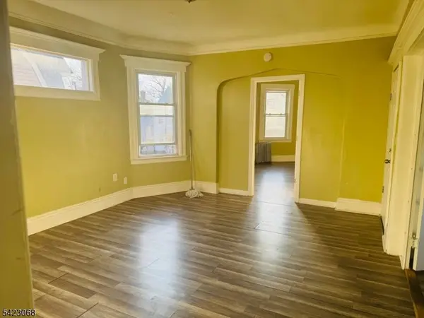 2 Hawthorne Pl #2, East Orange City, NJ 07018