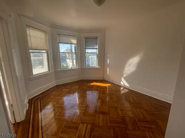 776 S 18th St #3, Newark, NJ 07103-1050