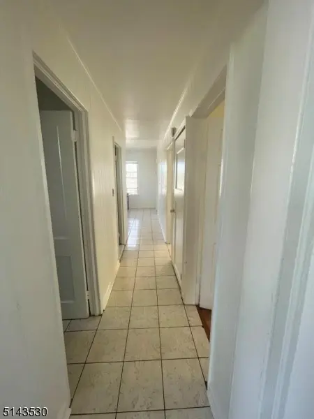 776 S 18th St #3, Newark, NJ 07103-1050