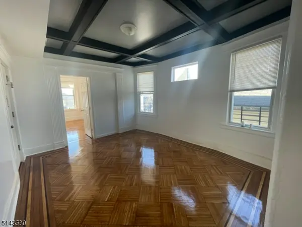 776 S 18th St #3, Newark, NJ 07103-1050