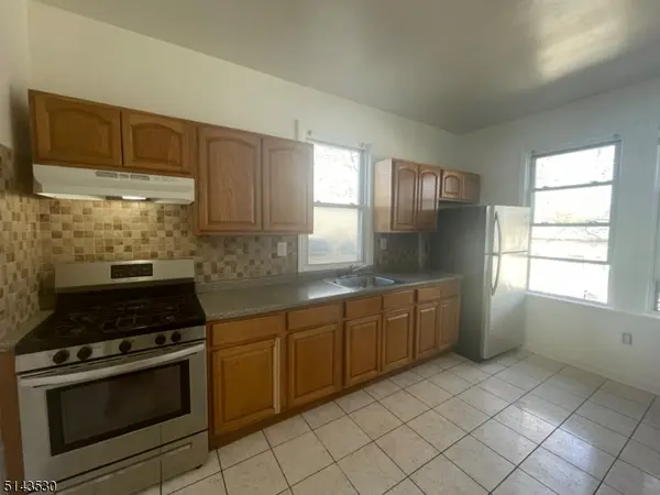 776 S 18th St #3, Newark, NJ 07103-1050