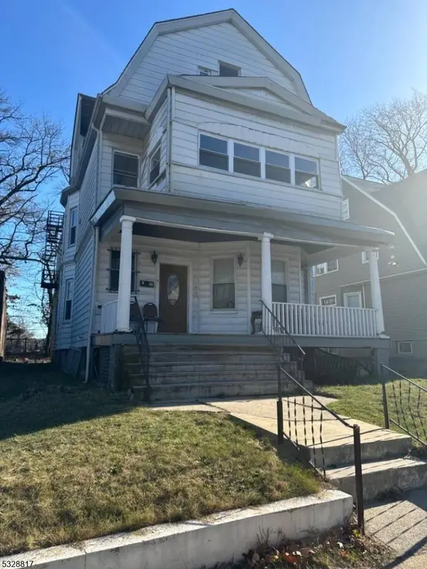 2 Hawthorne Pl