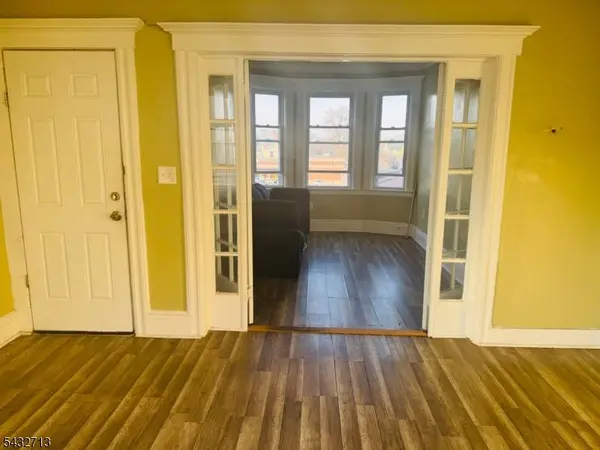 2 Hawthorne Pl, East Orange City, NJ 07018