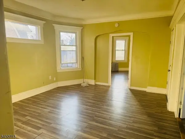 2 Hawthorne Pl, East Orange City, NJ 07018