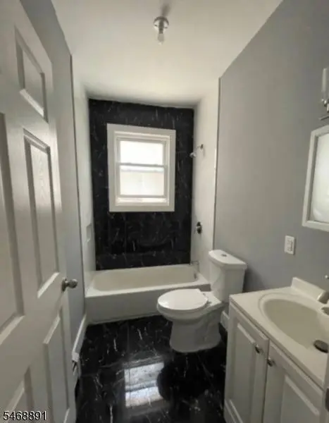 27 Schuyler Ter, East Orange City, NJ 07017