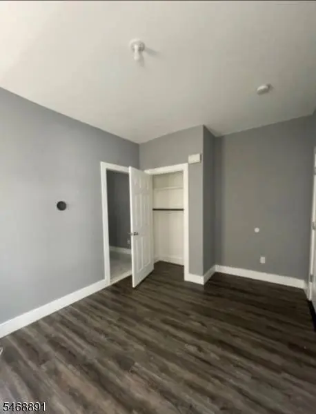 27 Schuyler Ter, East Orange City, NJ 07017