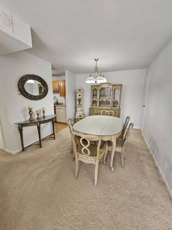 12 B Kingery Quarter Road #208, Willowbrook, IL 60527