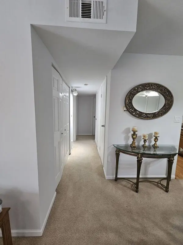 12 B Kingery Quarter Road #208, Willowbrook, IL 60527