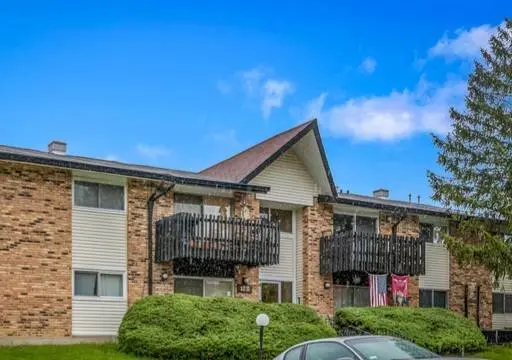 12 B Kingery Quarter RD #208, Willowbrook, IL 60527