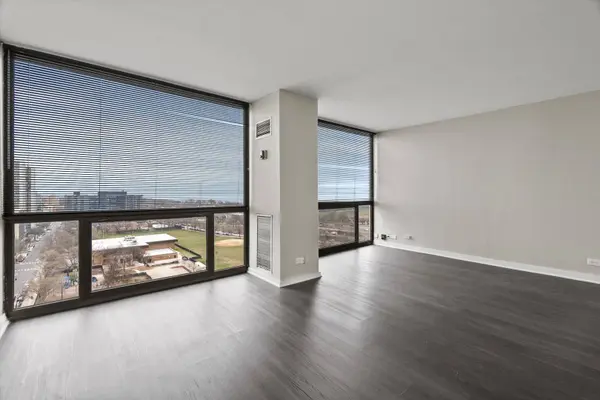 4343 N Clarendon Avenue #1618, Chicago, IL 60613