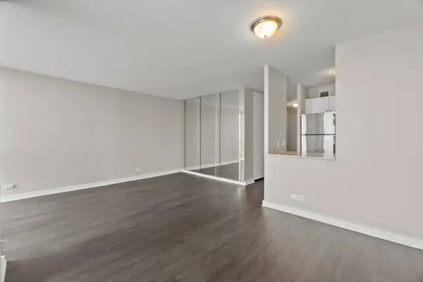 4343 N Clarendon Avenue #1618, Chicago, IL 60613