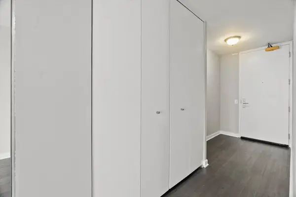 4343 N Clarendon Avenue #1618, Chicago, IL 60613