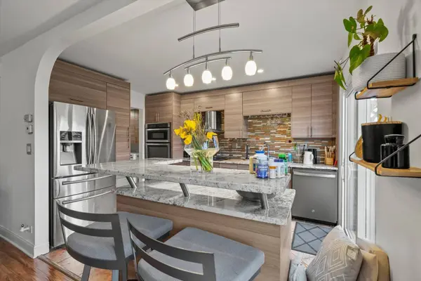 6515 BARCLAY Court, Downers Grove, IL 60516