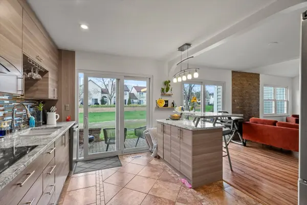 6515 BARCLAY Court, Downers Grove, IL 60516