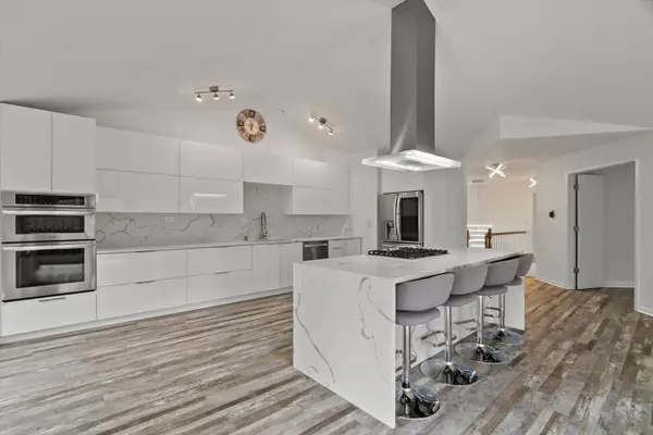 1105 Foxtail Court #1105, Darien, IL 60561