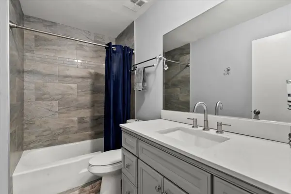 7502 Farmingdale Drive #408, Darien, IL 60561