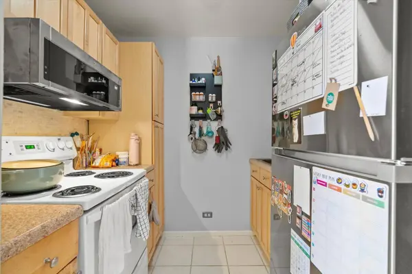 4343 N CLARENDON Avenue #1301, Chicago, IL 60613