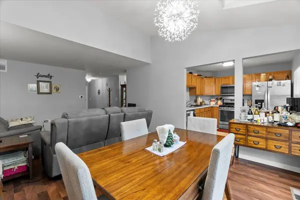 2204 Waterleaf Court #103, Naperville, IL 60564