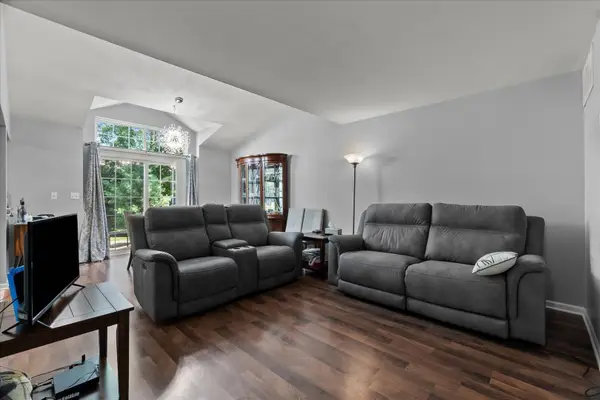 2204 Waterleaf CT #103, Naperville, IL 60564