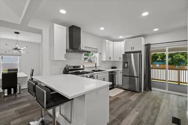 219 S Washington Street, Lockport, IL 60441