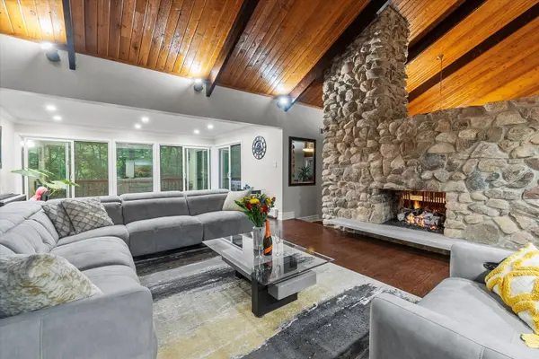 11905 S Lakewood AVE, Palos Park, IL 60464