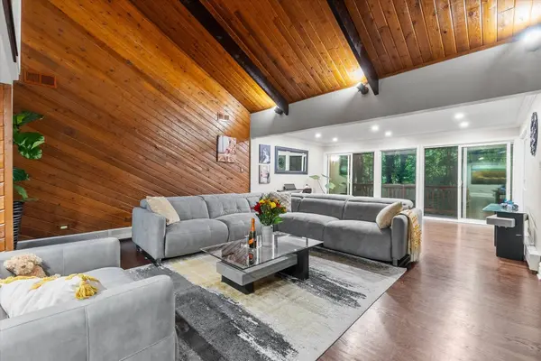 11905 S Lakewood AVE, Palos Park, IL 60464