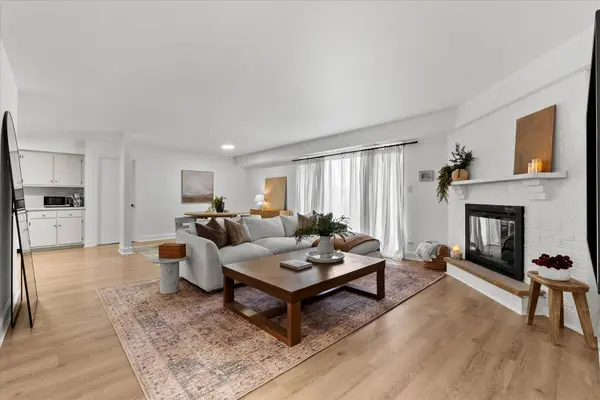 9051 S Roberts Road #310, Hickory Hills, IL 60457