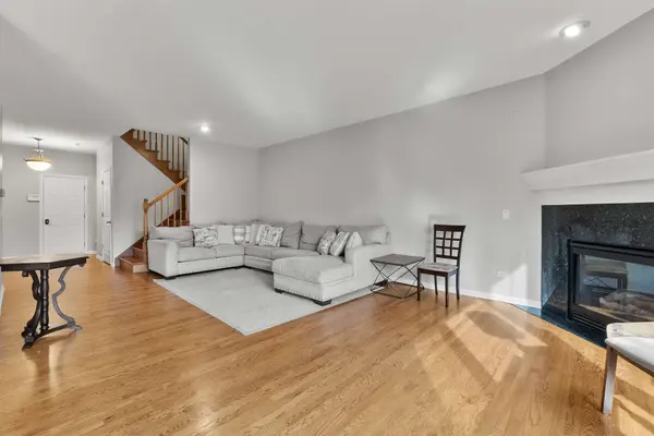 217 Winding Trails DR, Willow Springs, IL 60480