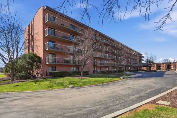 6443 Clarendon Hills Road #402, Willowbrook, IL 60527