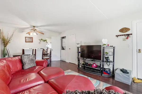 332 KLEIN CREEK CT #C, Carol Stream, IL 60188