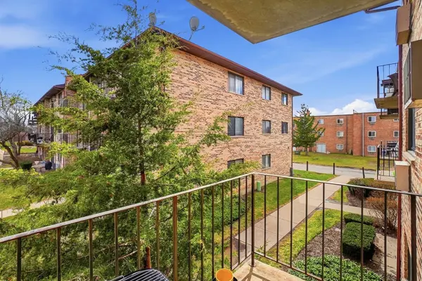 332 KLEIN CREEK CT #C, Carol Stream, IL 60188